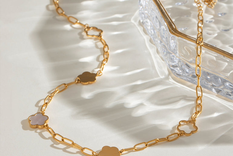 Mother-Of-Pearl Flower Necklace